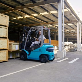 Montacargas eléctrico 2.5 Toneladas Baoli KBE25-LI – Litio