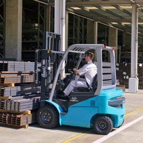 Montacargas eléctrico 2.5 Toneladas Baoli KBE25-LI – Litio